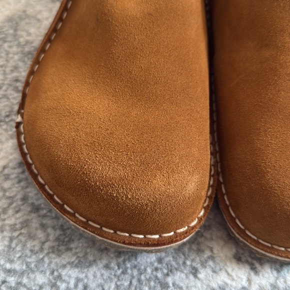 Birkenstock LUTRY Premium Seude Clogs in Mink - Picture 3 of 10